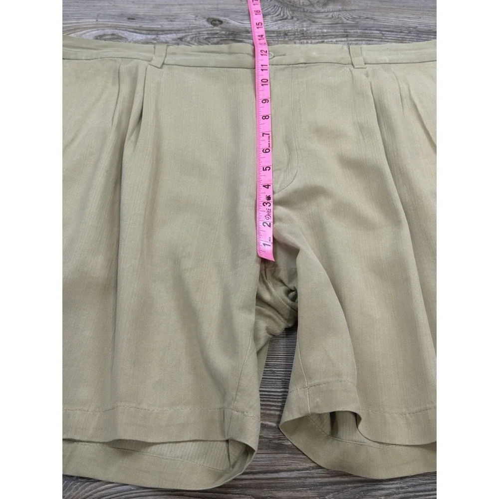 Tommy Bahama Silk‎ Blend Beige Pleated Shorts Size 40 Golf Resort Wear Preppy